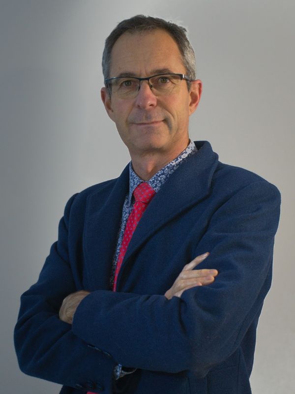 DR ETTIENNE MYBURGH