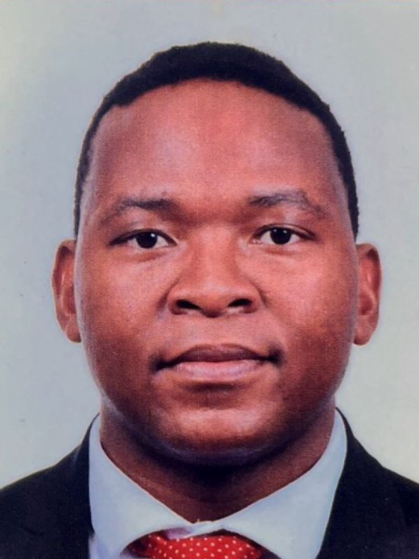 Dr Langa Ngwena